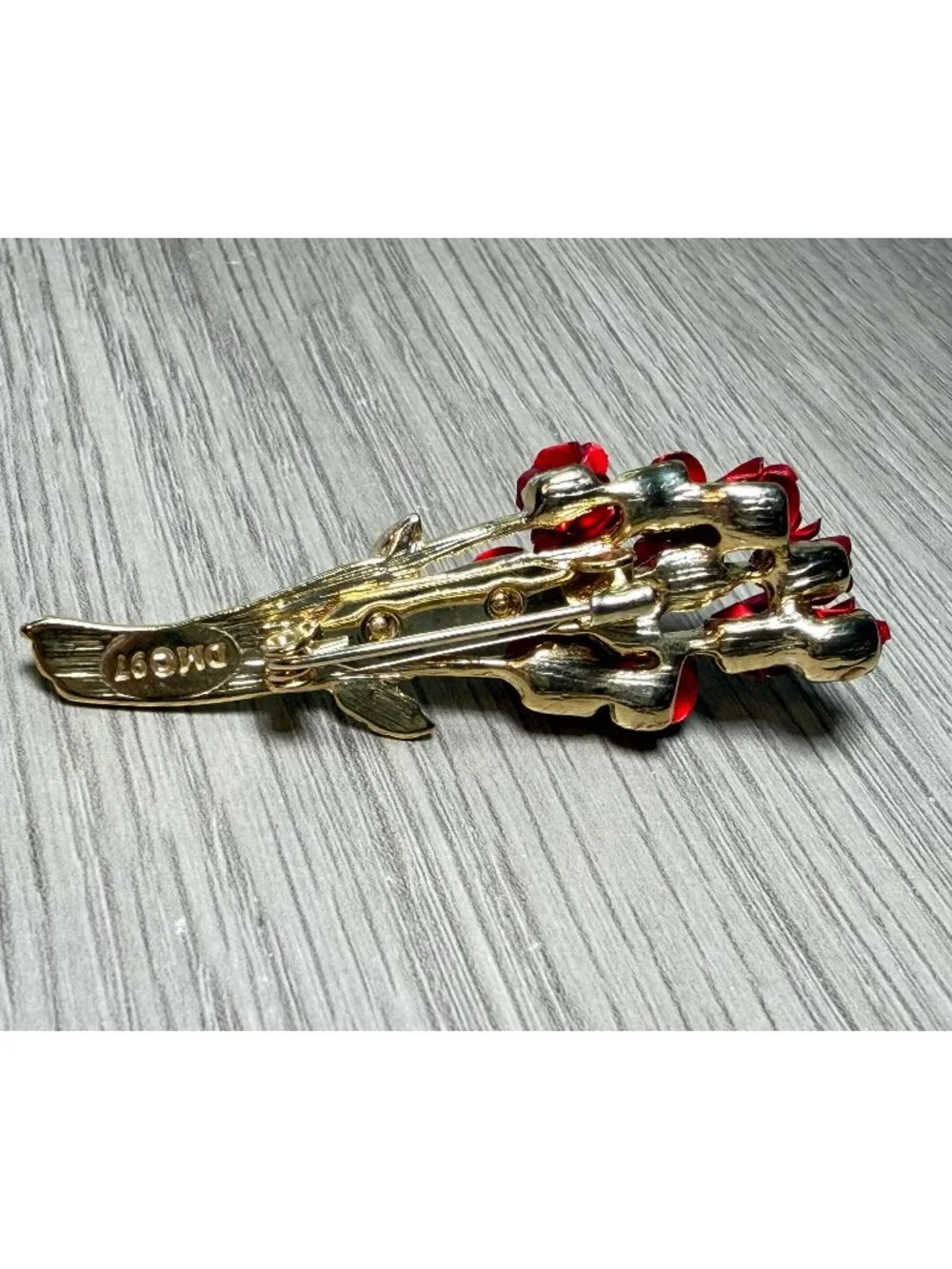Vintage Red Rose Bouquet Brooch Gold Tone DM 97 Floral Pin 2.25”
